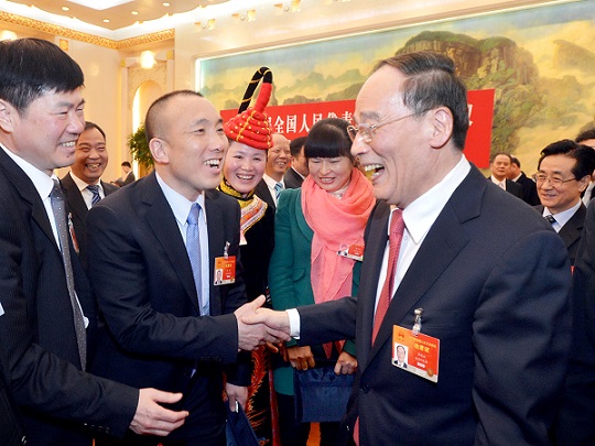 6全國(guó)兩會(huì)期間中央政治局委員、中央紀(jì)律檢查委員會(huì)書(shū)記王岐山與公司董事長(zhǎng)夏鵬親切握手-d9de334b-afa2-4c99-86dc-4debd75f4526.jpg